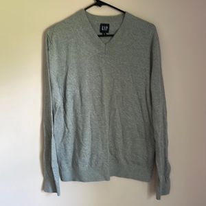 Gap vneck sweater